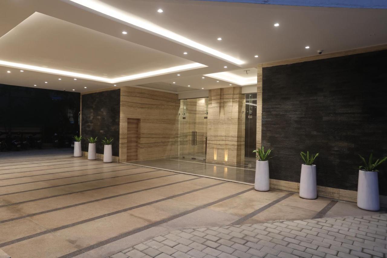 Pharos Hotels Chennai Bagian luar foto