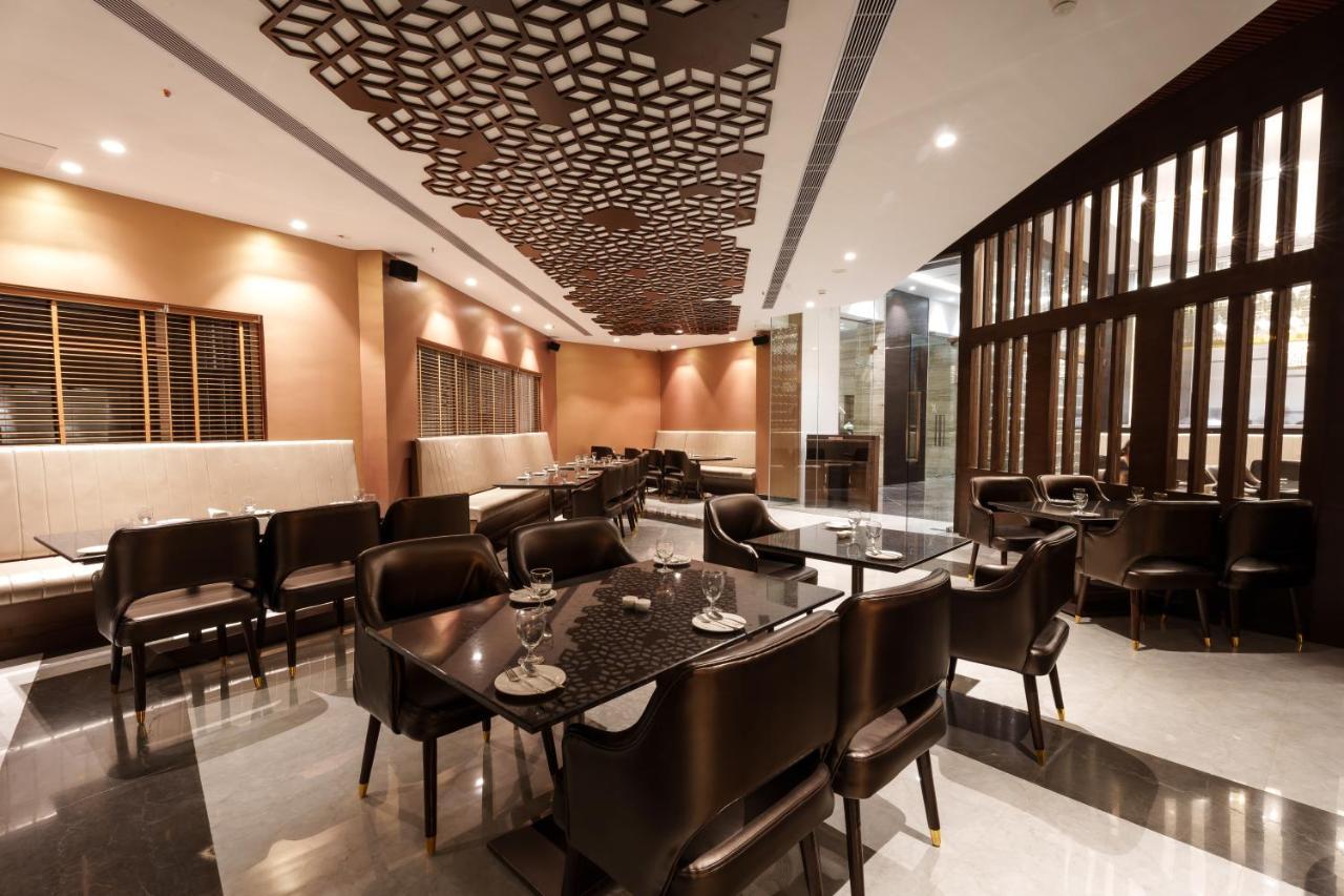 Pharos Hotels Chennai Bagian luar foto