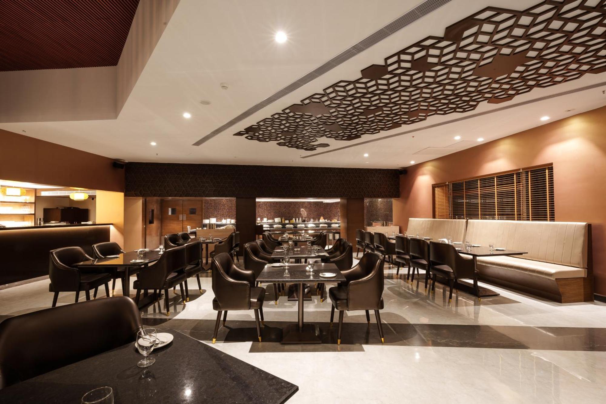 Pharos Hotels Chennai Bagian luar foto