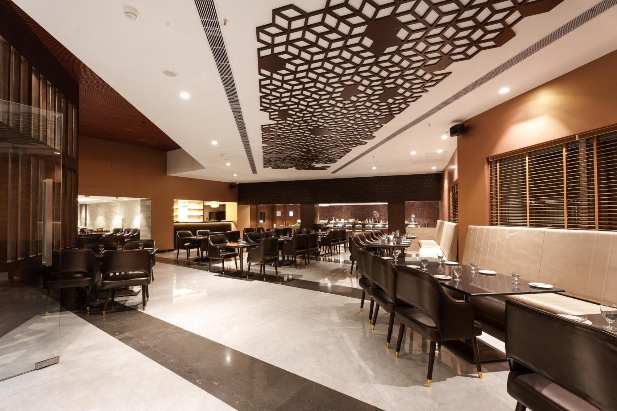 Pharos Hotels Chennai Bagian luar foto