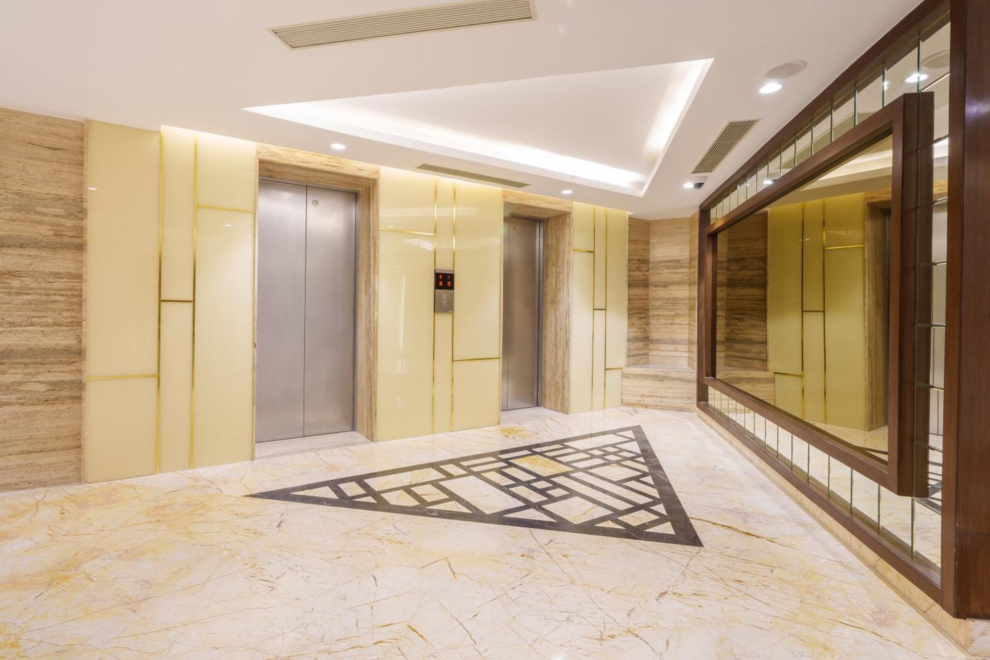 Pharos Hotels Chennai Bagian luar foto