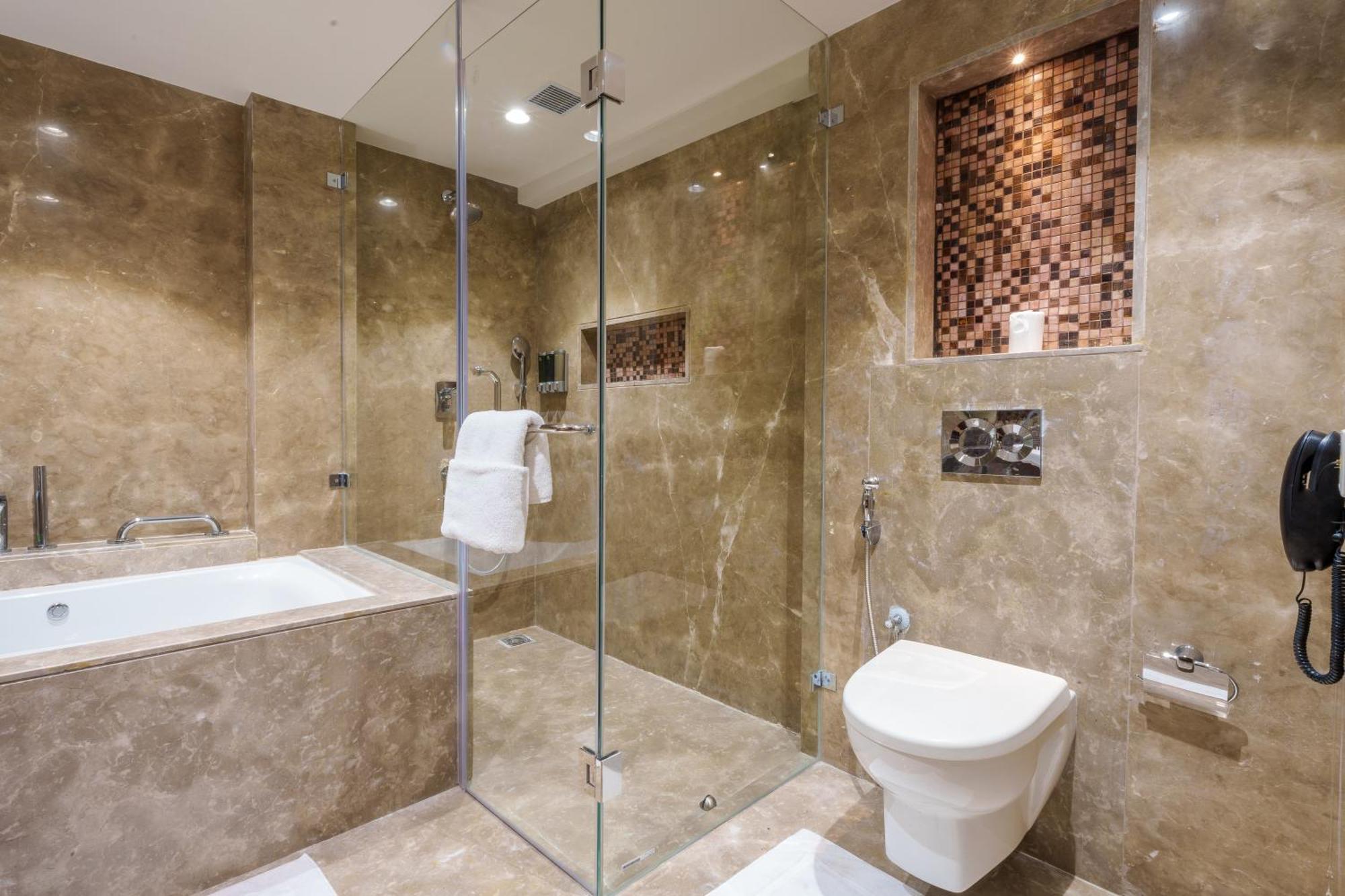 Pharos Hotels Chennai Bagian luar foto