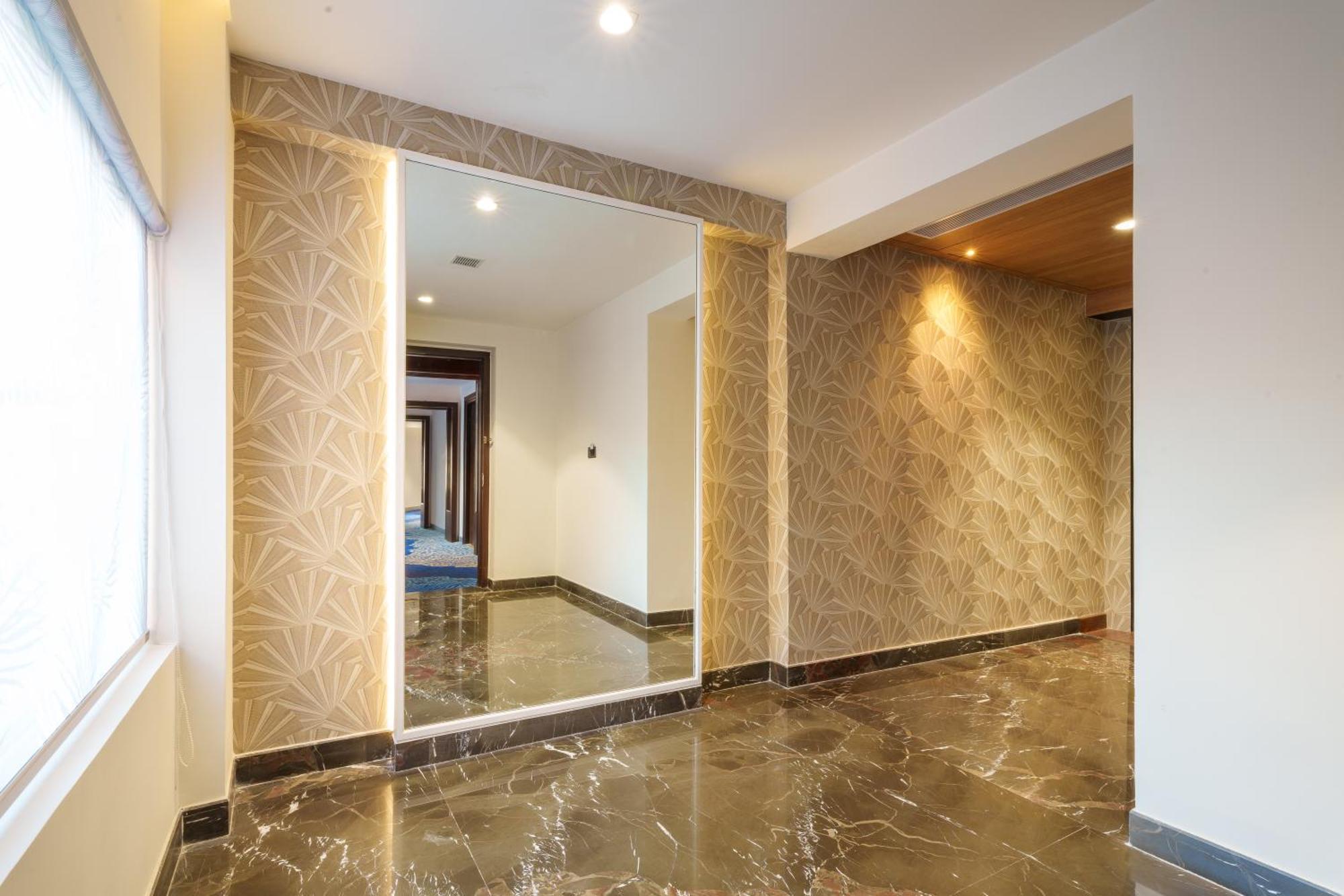 Pharos Hotels Chennai Bagian luar foto